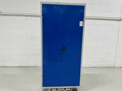 Armoire Knecht Material avec contenu