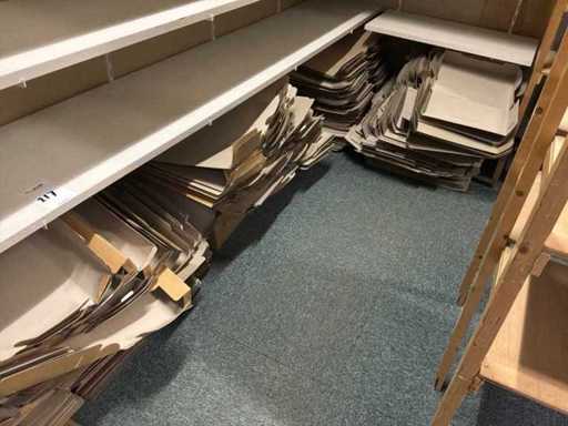 Un lot de cutii de dosar