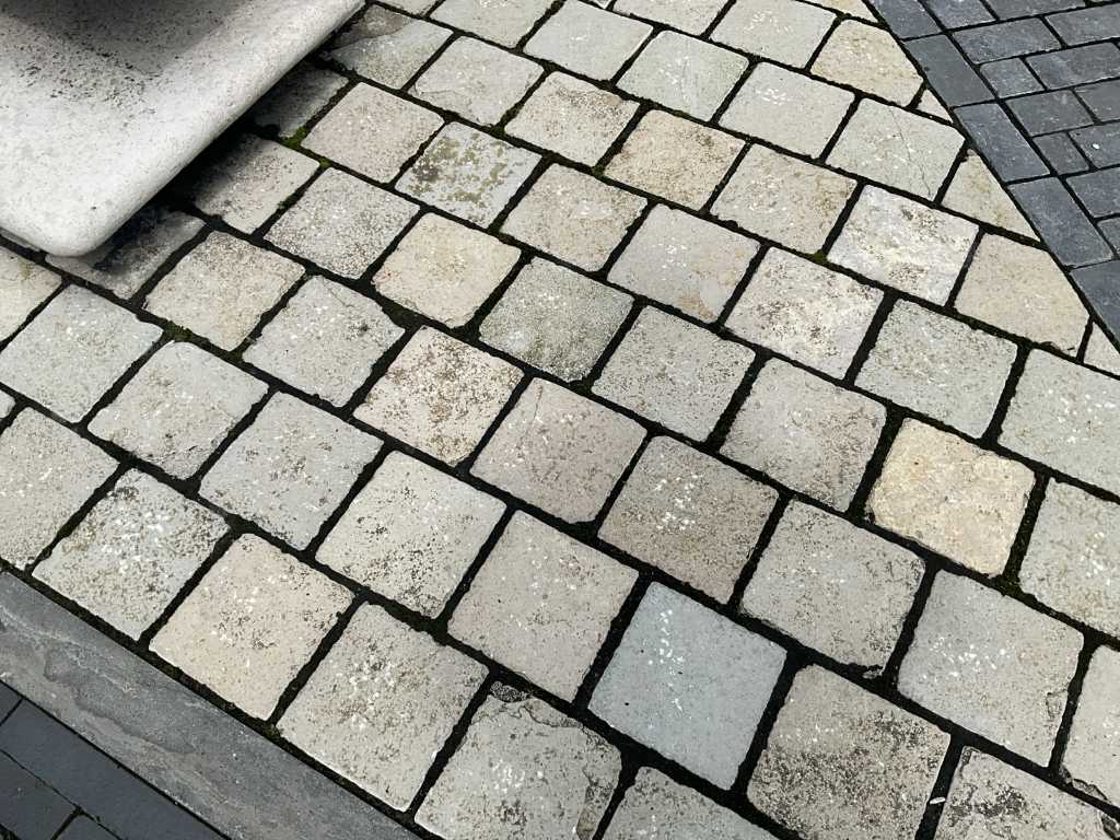 Approx. 55m2 cobblestones TANDUR YELLOW 14x14x5