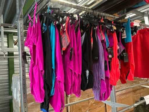Serie de diverse costume de baie, inclusiv Nike (30x)