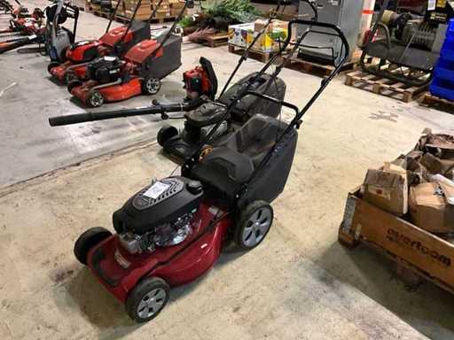 Mașini de tuns iarba Castelgarden