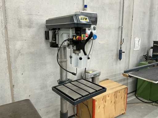 2022 LTF 058602332 Bohrmaschine