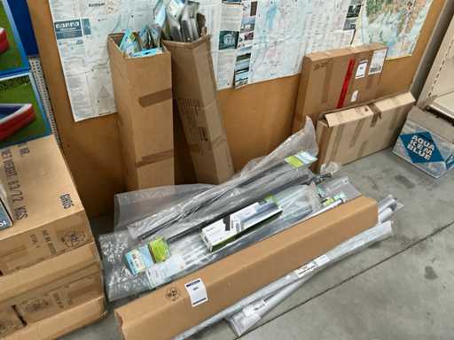 Różne słupy namiotowe