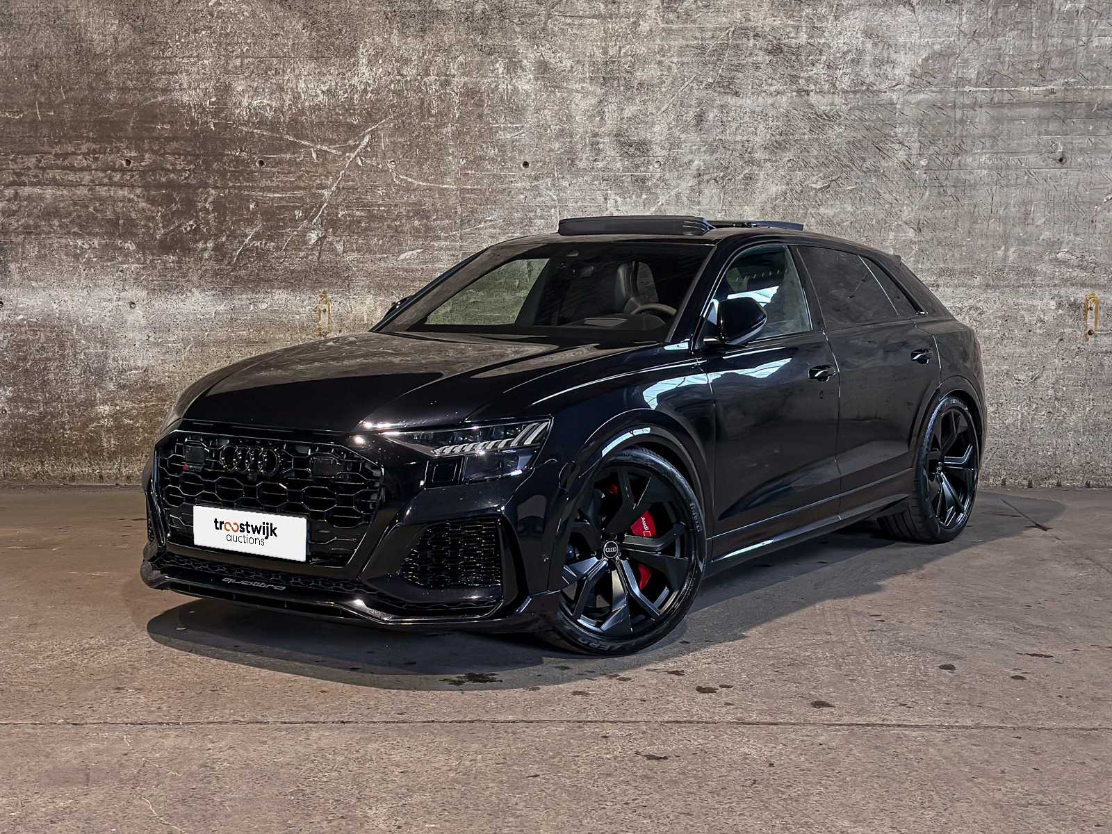 Luxury en sports cars te Milsbeek