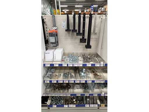 Série de charnières, serrures et quincaillerie