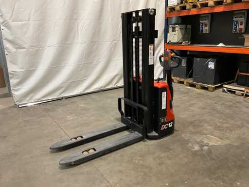 2020 HELI CDD12J Stacker