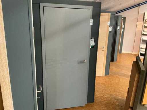Interior door (2x)