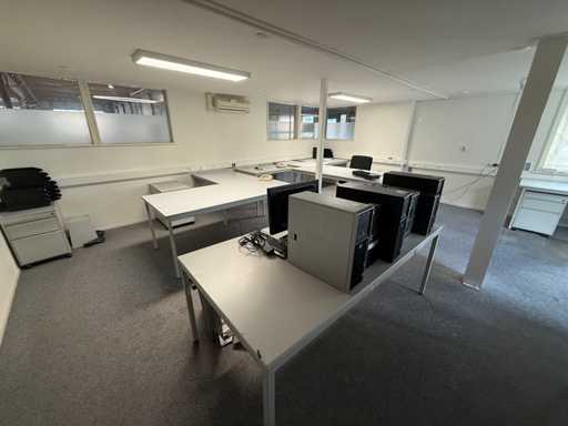 Ró?norodny inwentarz biurowy