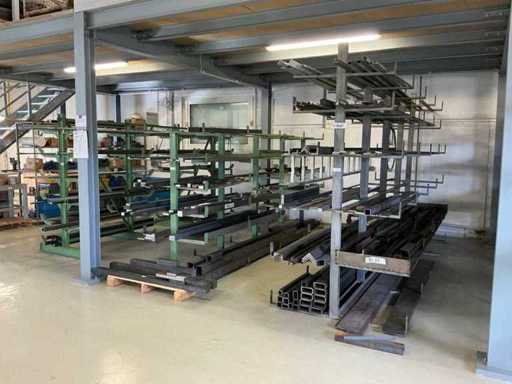 Podwójny stojak wspornikowy ze stalą (3x)