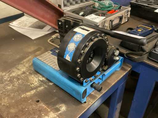 2016 Finn-Power P 16 HP Slangenpers