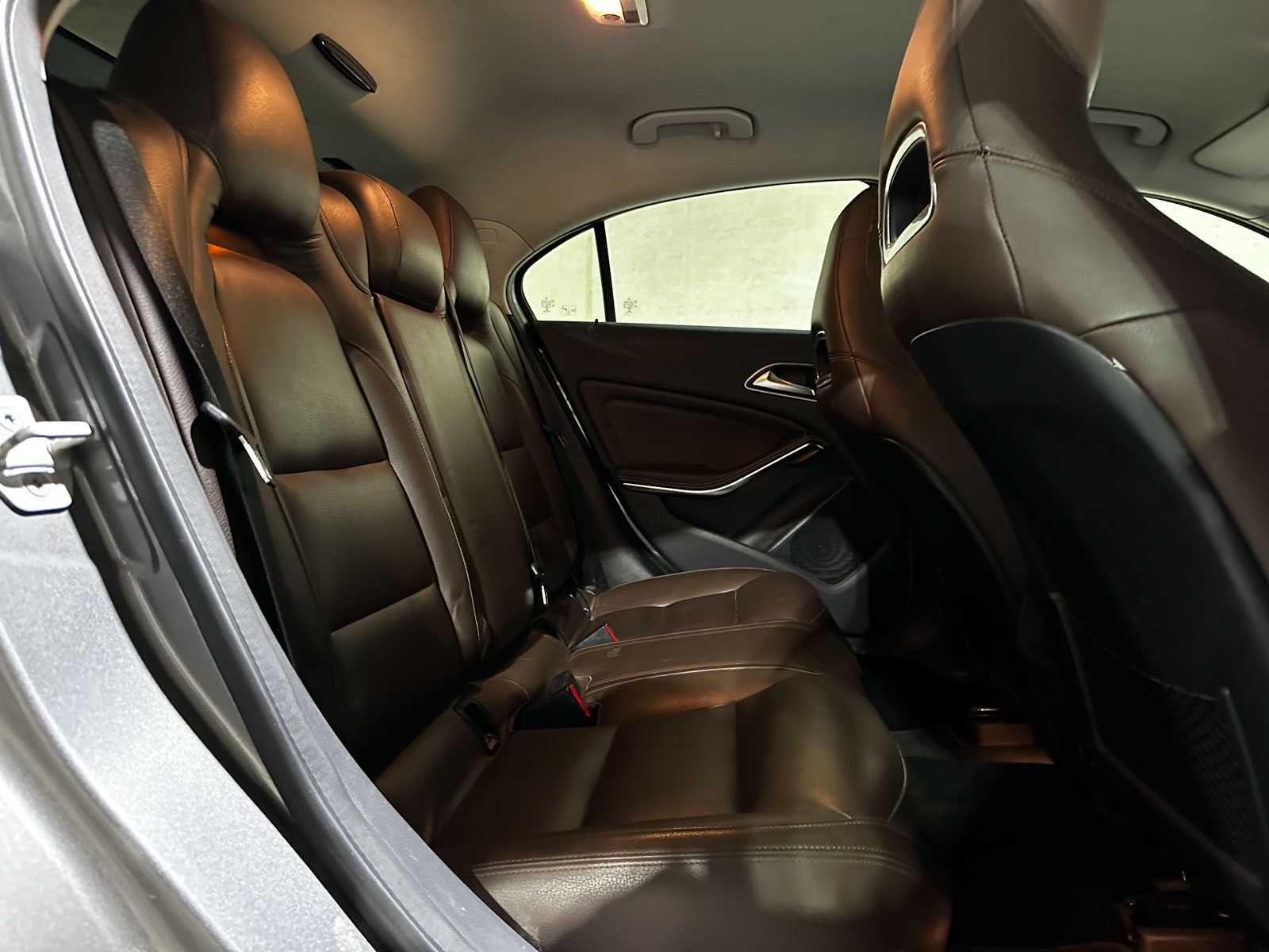 Mercedes-Benz A180 4U3 A-klasse 121pk 2013 (Origineel-NL), 8-SRR-41