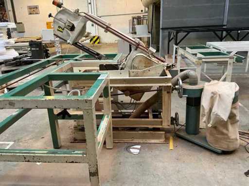 Machine à scie à ruban