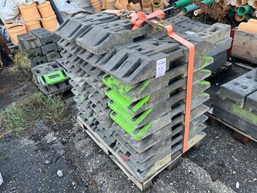 Piedestal pe palet (2x)