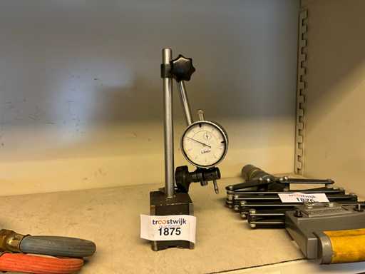 Varie macchine di misura