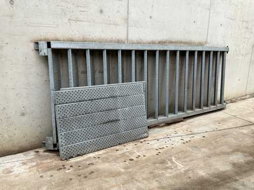 Vaste trap in metaal