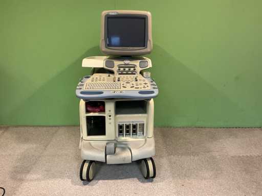 2006 GE VIVID 7 Dimension Ultrasound System-Geen stroom