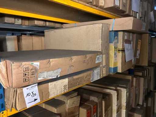 Diverse condensatoren en radiatoren voor o.a. Mitsubishi (10x)