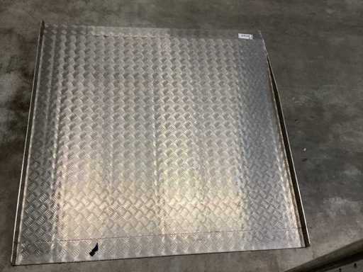 Stand espositivo della rampa, spessore materiale 4mm piastra a scacchi in alluminio, dimensione 150x150cm, pendenza del vialetto 17cm