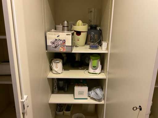 Divers ustensiles de cuisine pour fête