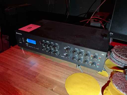 Amplificator Adastra cu 4 difuzoare