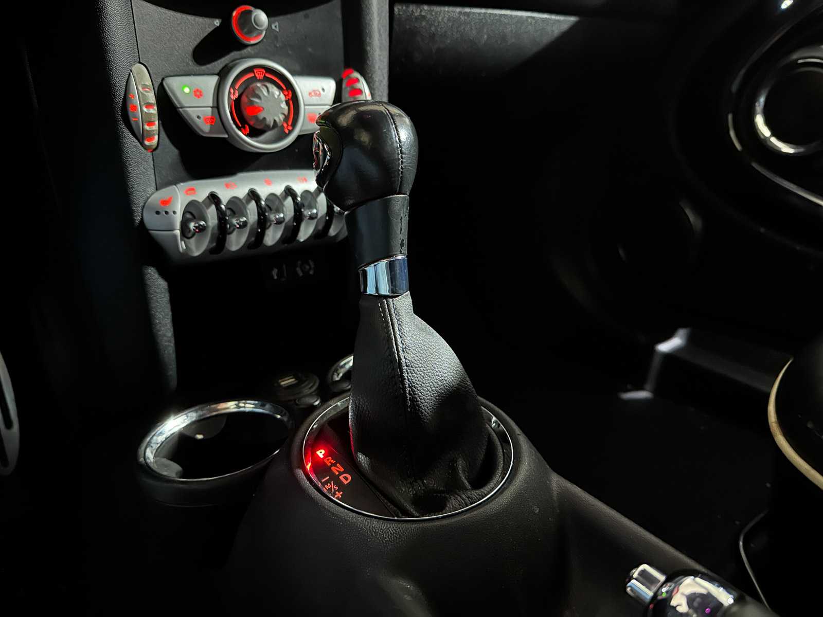 Mini Cooper S -AUTOMAAT- 1.6 174pk 2010, 29-LDD-3