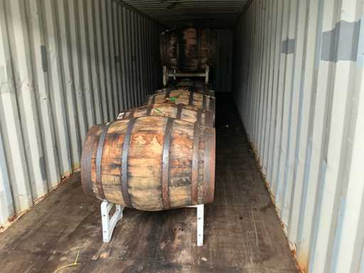 Single Grain Whisky (23 barrels, 4,714 litres, aged 5 to 8 years)