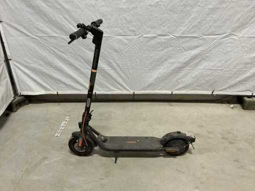 Skuter elektryczny Ninebot F2DN