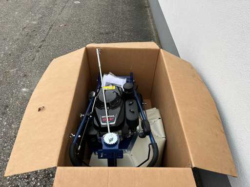 Stella - Radex 50 Pro - Road and Yard Sweeper