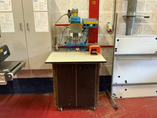 1993 Hettich Scharnierboormachine