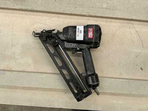 Pistolet à clous