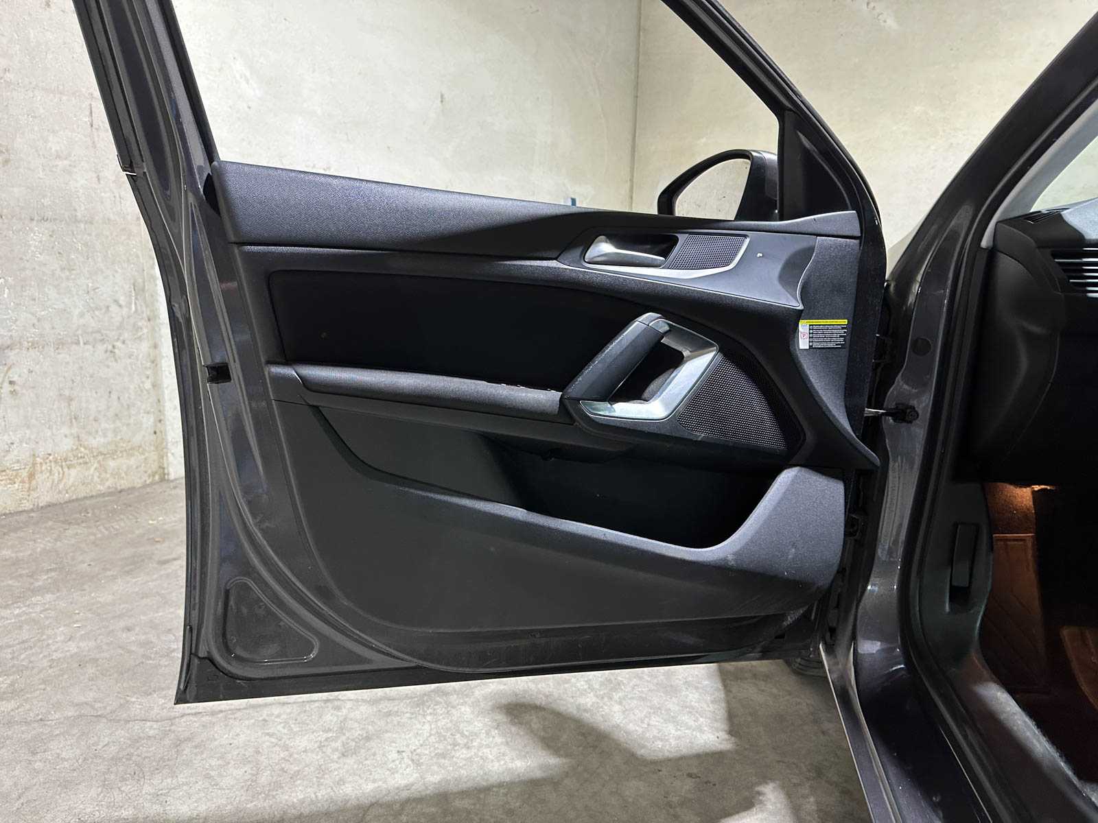 Peugeot 308 SW 1.2 PureTech Blue Lease Premium 131pk 2017 (Origineel-NL), KZ-947-L