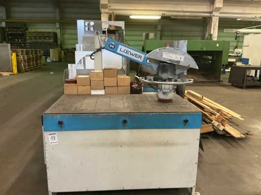 2013 Lœwer SWG Semi-Automatic Deburring Machine