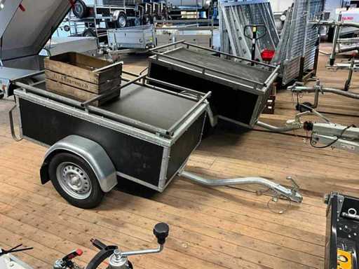 Pine Cone Gepäckwagen