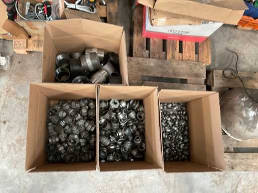 Link-uri ?i adaptoare de partid