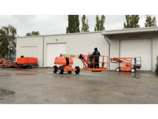 b24fc767-3f27-45e4-982d-5d43d908c04b.mp4