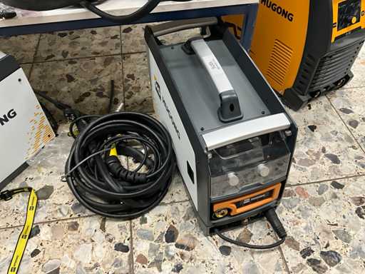 Saldatrice ad elettrodo Hugong NVM 203HF