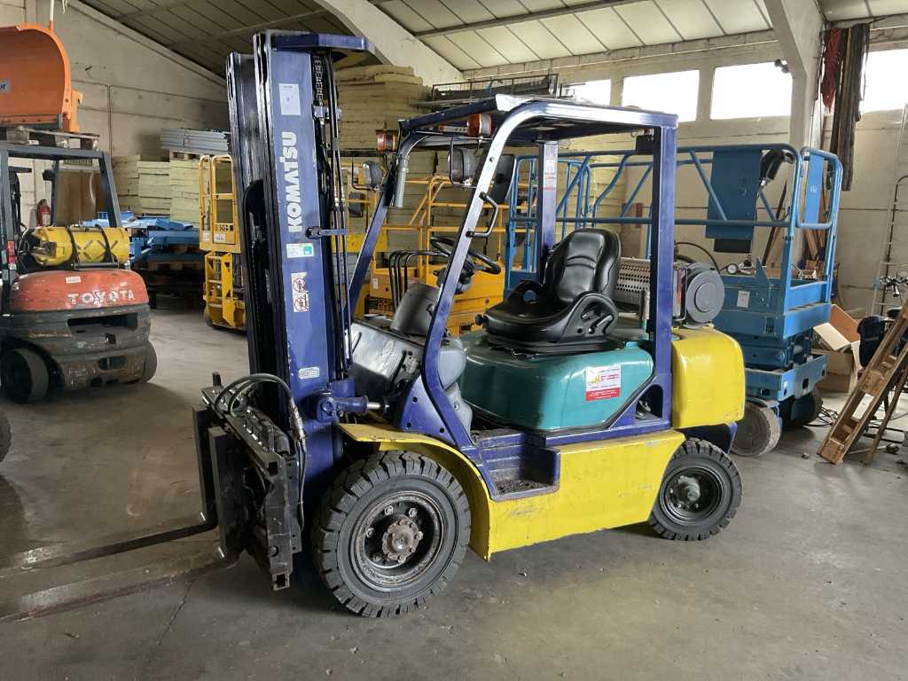 2000 Komatsu FD25T-12 Forklift