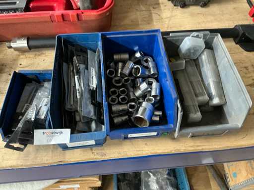 Boren, doppen en draadsnijgereedschap