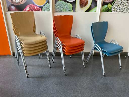 Chaise de cantine empilable (11x)