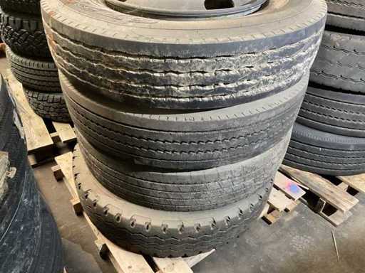Different tires (4x)