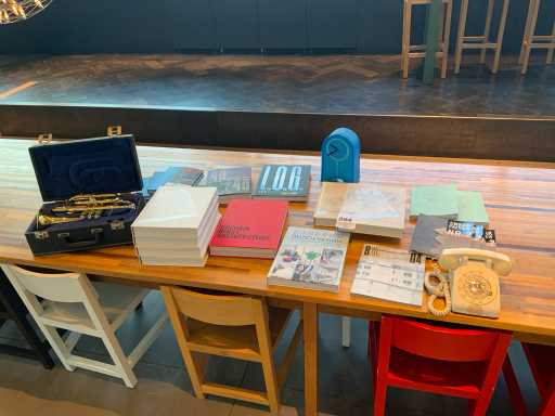 Décorations diverses et conférences