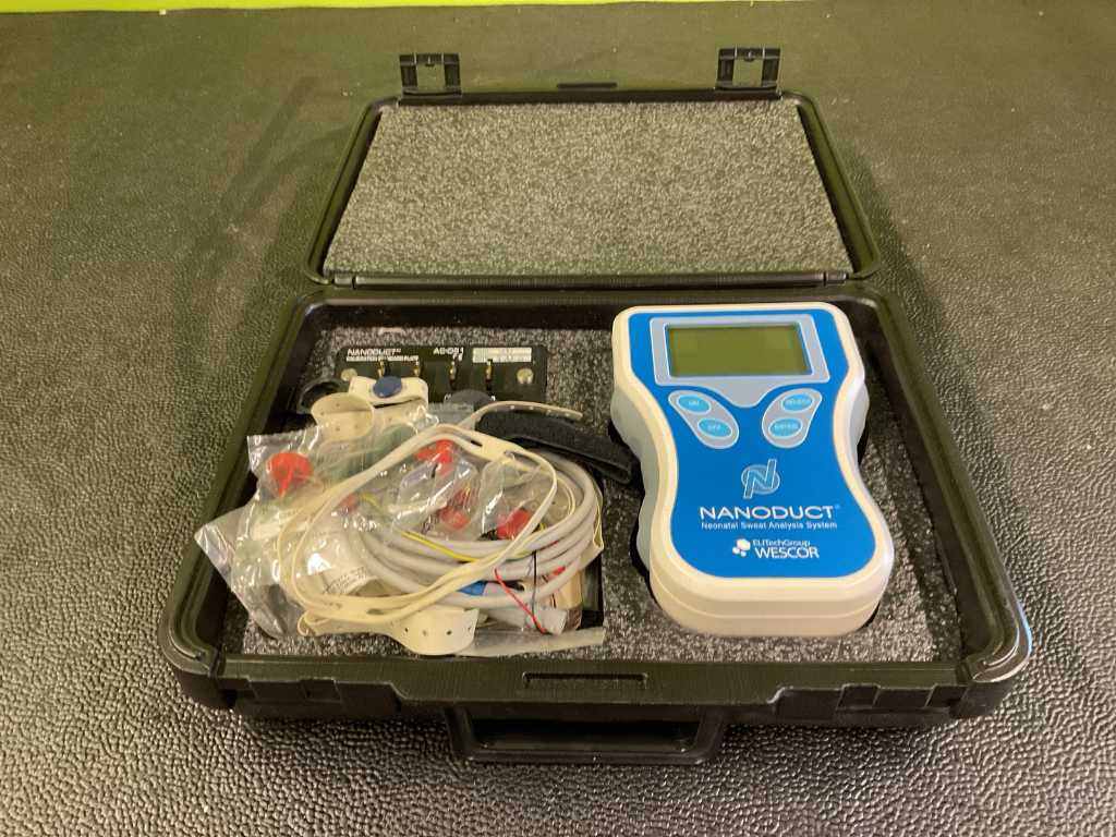 Système d’analyse de la sueur néonatale Wescor Nanoduct 1030 du groupe Elitech, y compris les accessoires et la valise.
