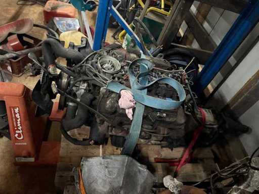 Ford - 5.0 - Silnik z automatyczną skrzynią biegów - Silnik samochodowy