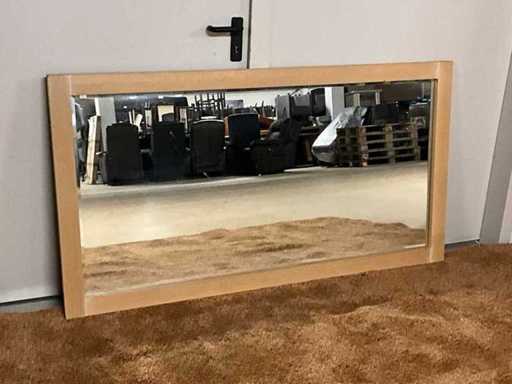 Miroir dans cadre en bois