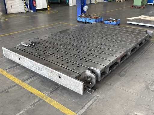   Clamping plate for presses
