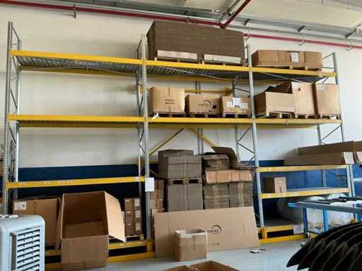 Scaffalatura porta pallet senza contenuto
