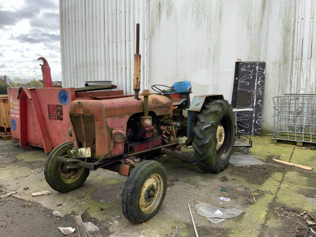 T850 tractor oldtimer (proiect de renovare)