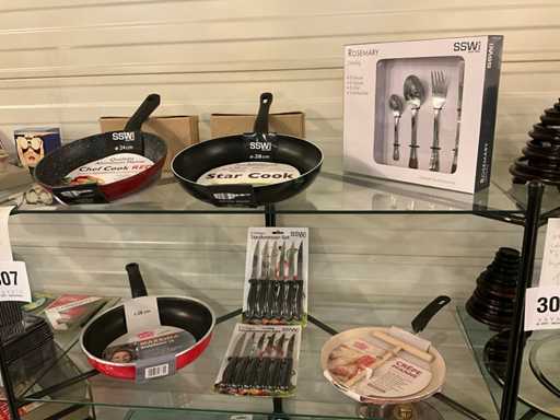 Gsw/Ssw pannen (4x)+ bestekken