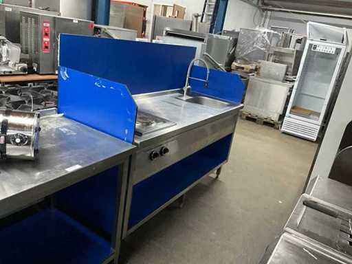 RVS spoeltafel met electrische kookplaat
