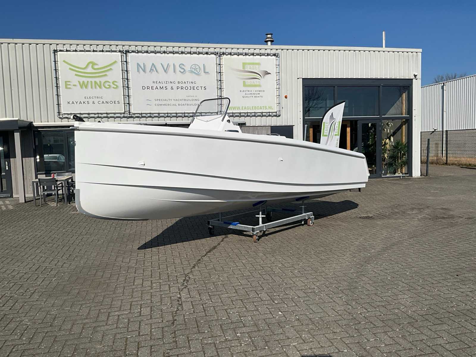 2024 Navaro 21 Console Boat